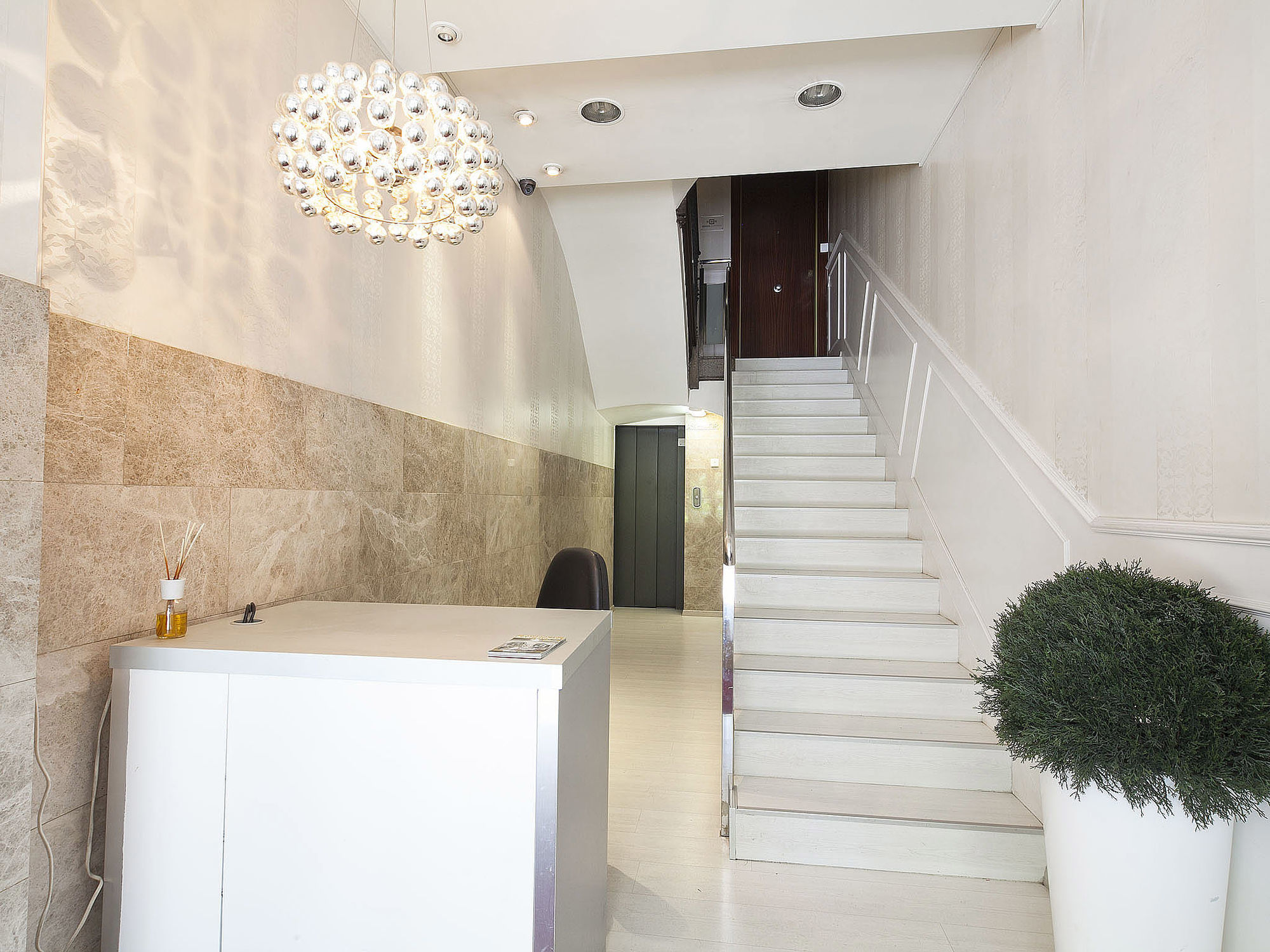 Grandom Aparthotel